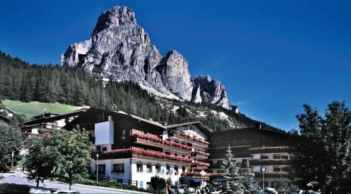 Фотографии гостиницы 
            Hotel Miramonti Corvara