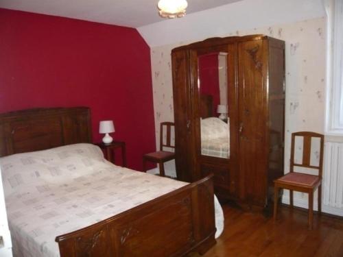 Фотография гостевого дома Gîte Saint-Pourçain-sur-Sioule, 5 pièces, 9 personnes - FR-1-489-60