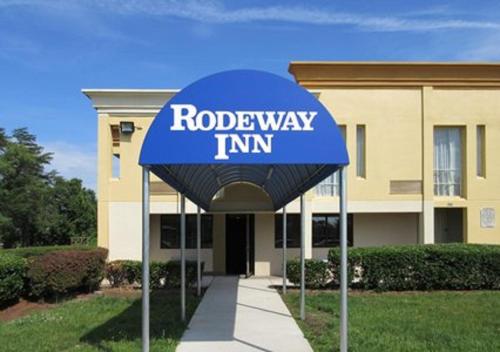 Фотография гостиницы Rodeway Inn Joint Base Andrews Area