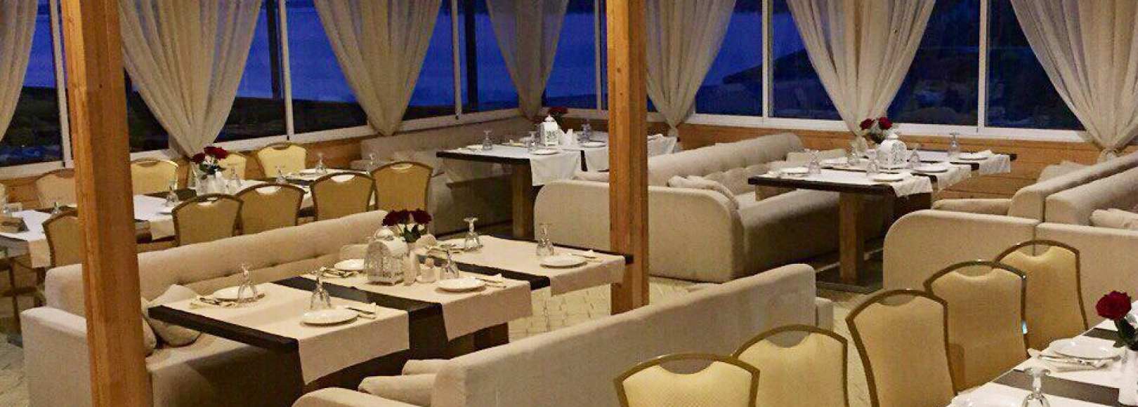 Фотография банкетного зала У Святого Озера