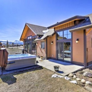 Фотография гостевого дома Mtn-View Fraser Home with Hot Tub - Near Skiing!