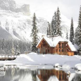 Фотографии гостиницы 
            Emerald Lake Lodge