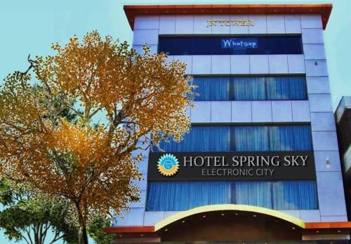 Фотографии гостиницы 
            Spring Sky Bangalore By ShriGo Hotels