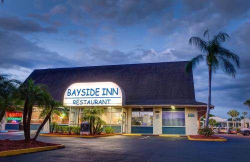 Фотографии гостиницы 
            Bayside Inn Pinellas Park - Clearwater