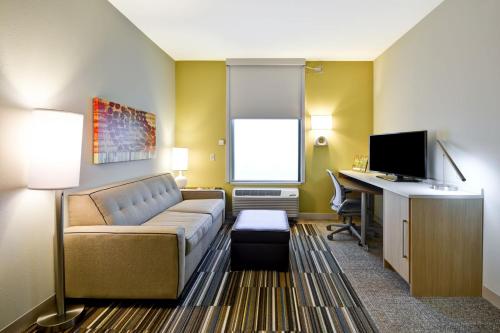 Фотография гостиницы Home2 Suites By Hilton Decatur Ingalls Harbor