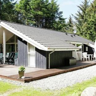 Фотографии гостевого дома
Three-Bedroom Holiday home in Løkken 35