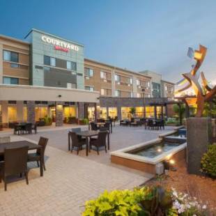 Фотографии гостиницы 
            Courtyard Mankato Hotel & Event Center