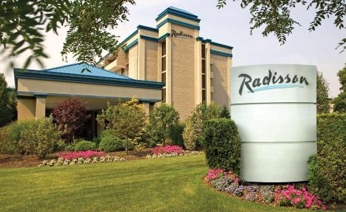 Фотографии гостиницы 
            Radisson Hotel Hauppauge-Long Island