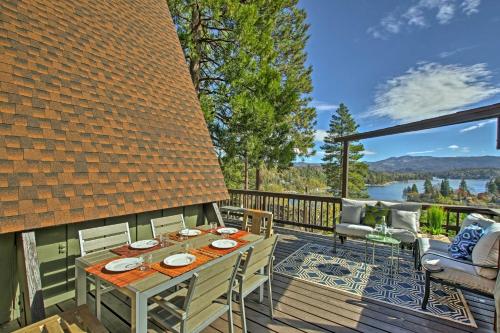 Фотографии гостевого дома 
            Great Home with 3 Decks and Views of Lake Arrowhead!