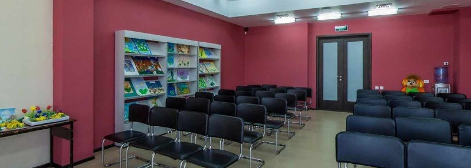 Фотография конференц-зала Зал аграрной и экологической информации Национальной библиотеки Чувашской Республики