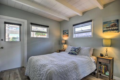 Фотография гостевого дома Remodeled Ventura Beach Home with Yard and Fire Pit!