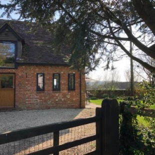 Фотография гостевого дома The Stable Barn *On the edge of the New Forest*