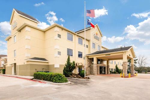 Фотографии гостиницы 
            Comfort Inn & Suites IAH Bush Airport – East