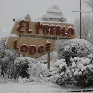 Фотографии мотеля 
            El Pueblo Lodge