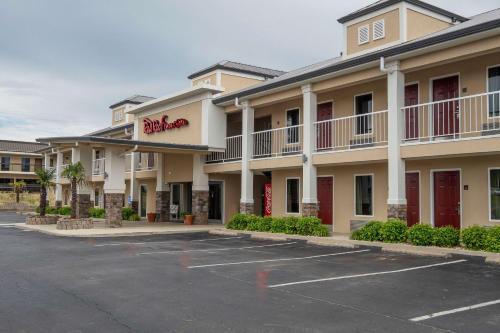Фотография мини отеля Red Roof Inn & Suites Calhoun