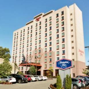 Фотографии гостиницы 
            Hampton Inn New York - LaGuardia Airport