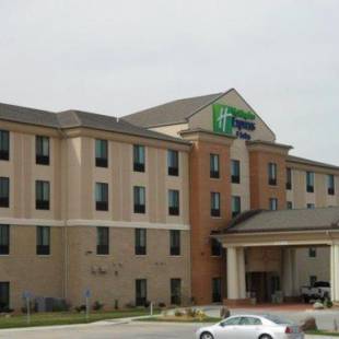 Фотографии гостиницы 
            Holiday Inn Express and Suites Urbandale Des Moines, an IHG Hotel