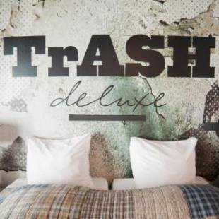 Фотографии гостиницы 
            Hotel Trash Deluxe