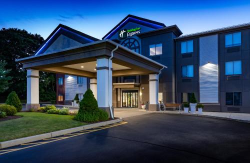 Фотография гостиницы Holiday Inn Express Newport North - Middletown, an IHG Hotel