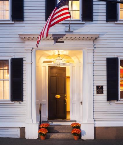 Фотография гостиницы Harbor Light Inn