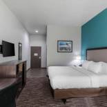 Фотография гостиницы Clarion Inn & Suites DFW North