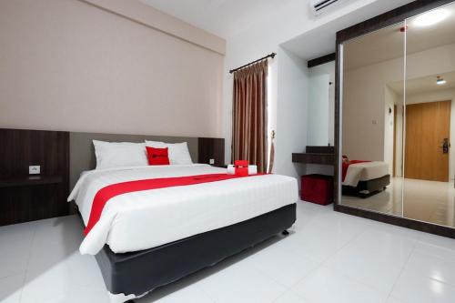 Фотография гостевого дома RedDoorz Apartment near Exit Toll Colomadu