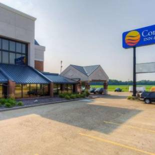 Фотографии гостиницы 
            Comfort Inn & Suites Evansville Airport