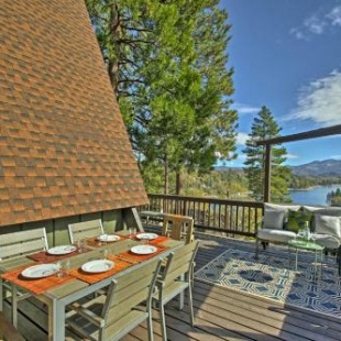 Фотография гостевого дома Great Home with 3 Decks and Views of Lake Arrowhead!