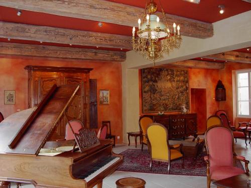 Фотография гостиницы Hôtel Du Théâtre