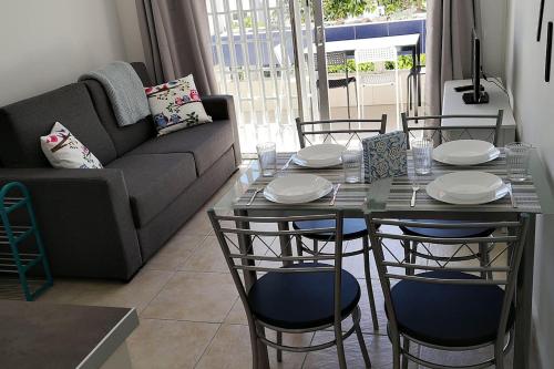 Фотография гостевого дома Casa Maggiore di 3 lovely apt Costa del Silencio