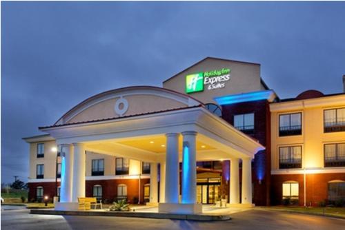 Фотография гостиницы Holiday Inn Express - Andalusia, an IHG Hotel