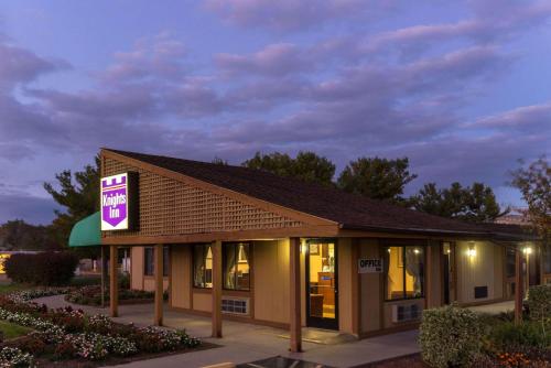 Фотография гостиницы Knights Inn Martinsburg