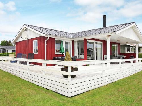 Фотография гостевого дома Three-Bedroom Holiday home in Juelsminde 25