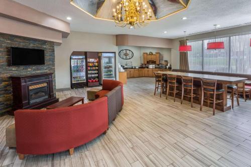 Фотография гостиницы Ramada by Wyndham Hendersonville