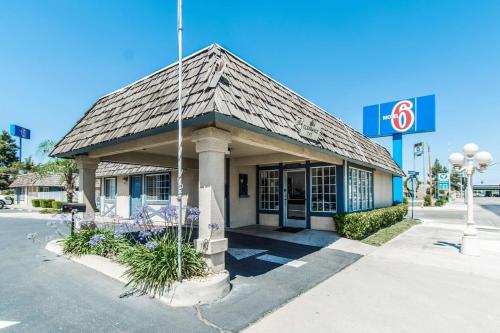 Фотография гостиницы Motel 6-Kingsburg, CA