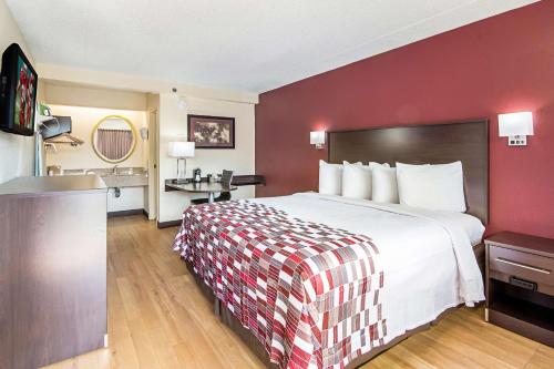 Фотография мини отеля Red Roof Inn Hampton Coliseum and Convention Center