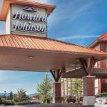 Фотография гостиницы Howard Johnson by Wyndham Victoria Elk Lake Hotel & Suites