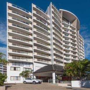 Фотографии гостиницы 
            Broadbeach Savannah Resort