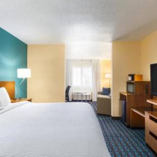 Фотографии гостиницы 
            Fairfield Inn & Suites Saginaw