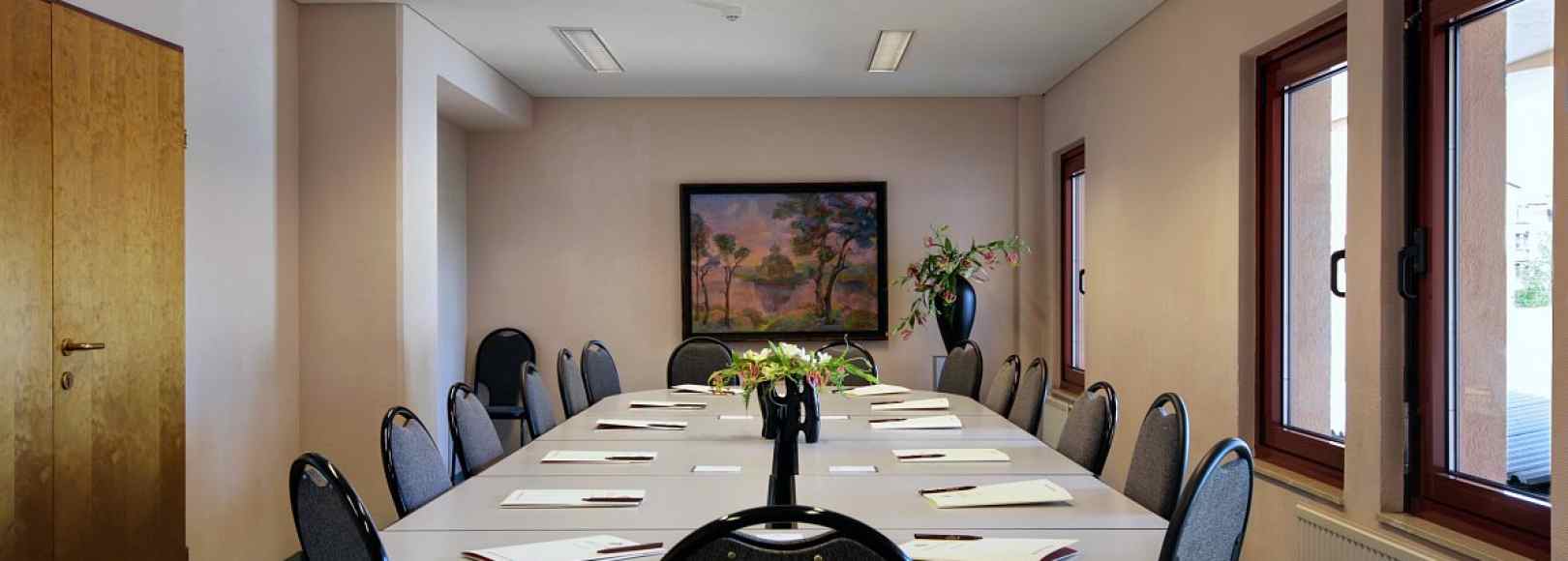 Фотография комнаты для переговоров Комната для переговоров