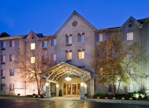 Фотографии гостиницы 
            Staybridge Suites Chicago-Oakbrook Terrace, an IHG Hotel