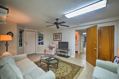 Фотография гостевого дома Fayetteville Condo - 2 Blocks to Dickson Street!