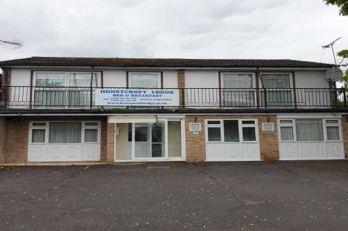 Фотография гостиницы OYO Honeycroft Lodge