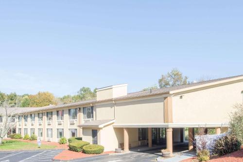 Фотография гостиницы Days Inn by Wyndham Mystic