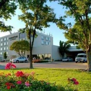 Фотография гостиницы DoubleTree by Hilton Wichita Airport