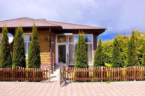 Фотография гостевого дома 5-местное Бунгало в клуб-отеле Royal Beach