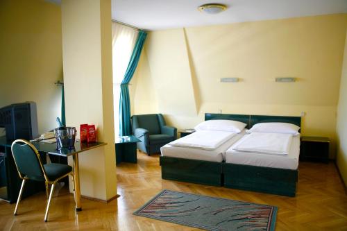 Фотографии гостиницы 
            Hotel Bara Budapest