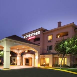 Фотографии гостиницы 
            Courtyard By Marriott Salinas Monterey