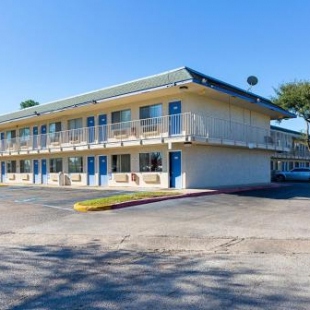 Фотография гостиницы Motel 6-Conroe, TX