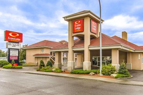 Фотографии гостиницы 
            Econo Lodge Inn and Suites Lethbridge